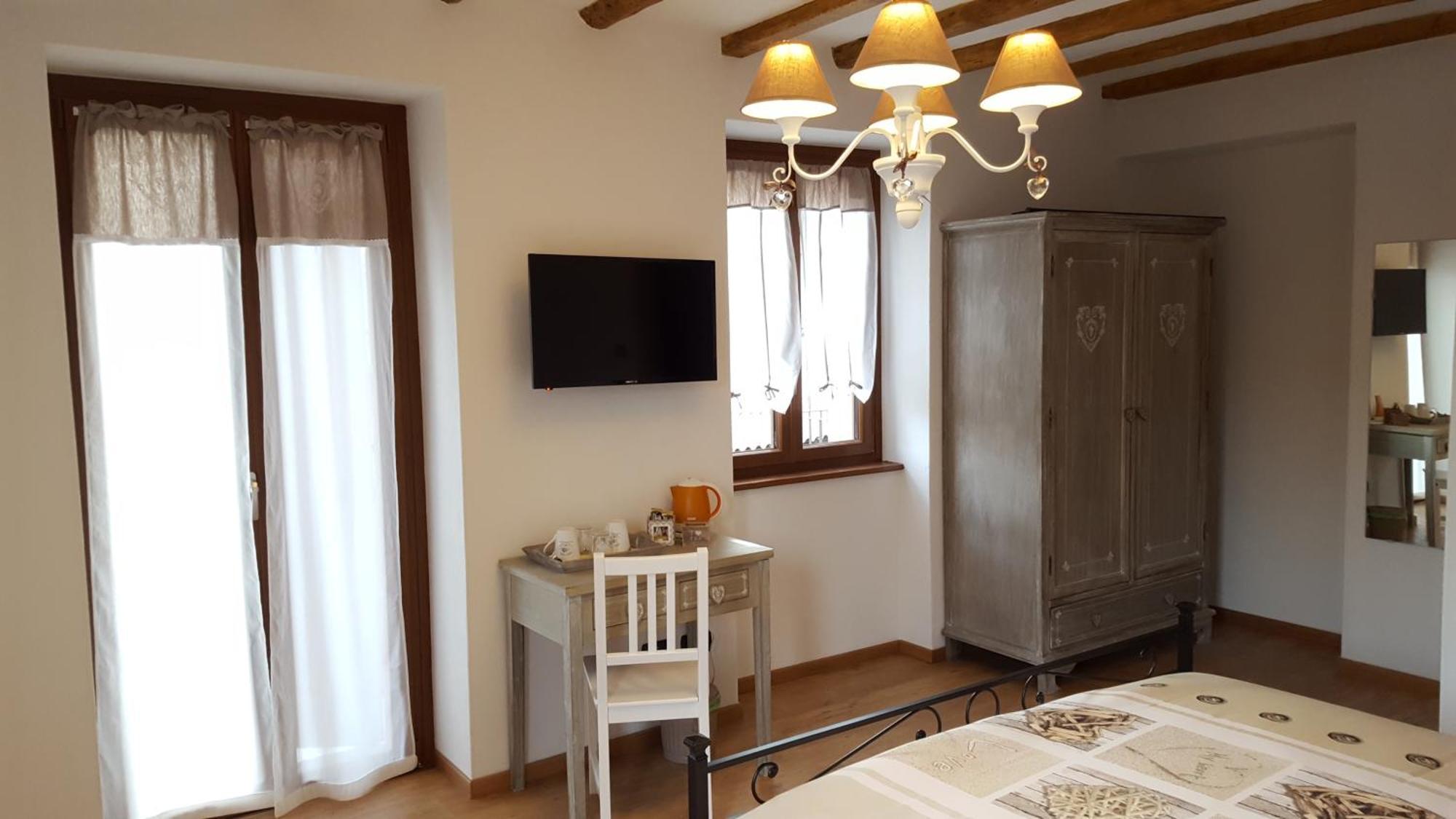B&B Ca'Suana Lanzo dʼIntelvi Buitenkant foto